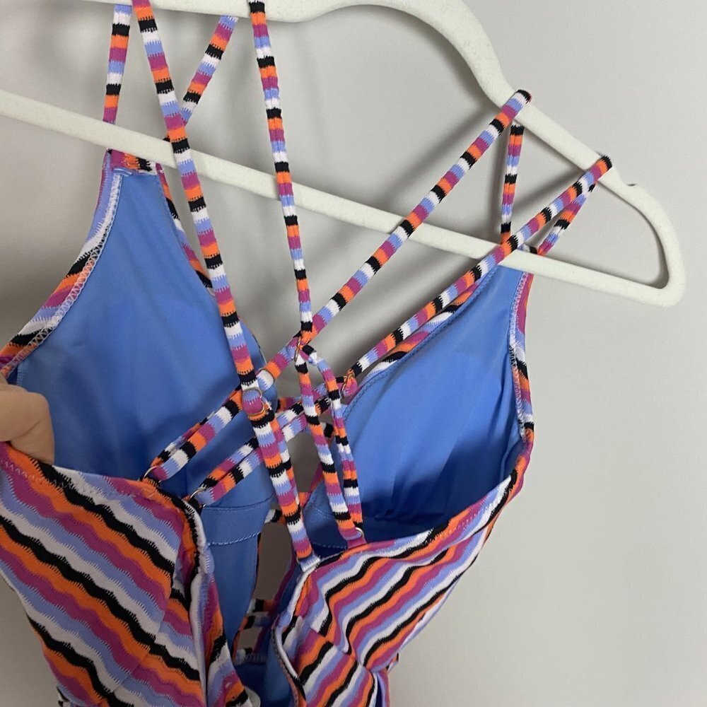 Jessica Simpson Got the Groove Plunge Strappy One Piece Swimsuit Womens Sall - Picture 4 of 9